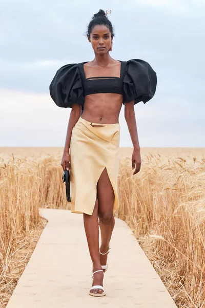 Look 50